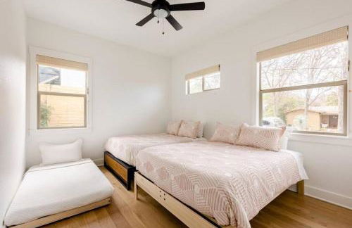 Bachelor/Bachelorette Mansion In the Heart of ATX - Photo 20