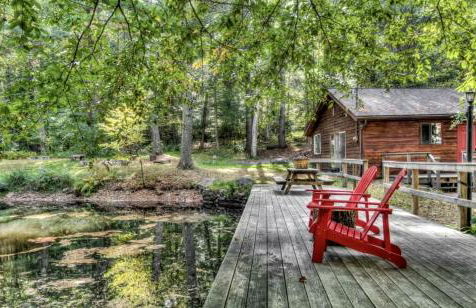 Cozy Cottage Rental with Small Private Pond in Canadensis, Pennsylvania - Foto 17