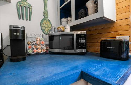 The Heartwood Hideaway-Charming Cabin Getaway-Trails, Creek, and Starry Nights - Foto 77