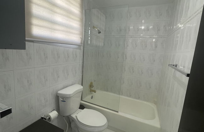 CasaMar 3 Bed 3 Bath With Pool - Photo 15