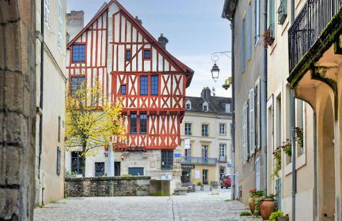 3 Bedroom Awesome Apartment In Autun - Foto 15