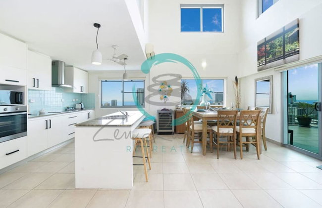 Pinnacle Penthouse Escape Panoramic Views Pool - Photo 2