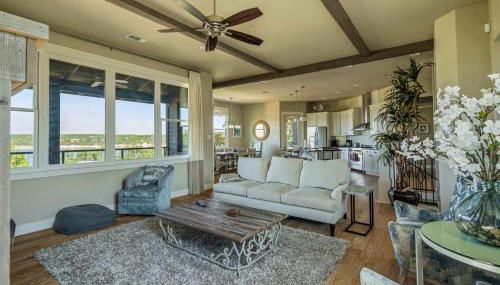 Lake Travis Retreat - 5BR with BBQ & Pickleball - Foto 2