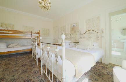 The Old Tramhouse Self Catering Traditional Charming Apartments Located In The Heart Of Historic Stirling For Short-Long Stays In Stirling For Tourism & Events & Contractor Base Stays For Central Belt Area & Open To Book All Year Round - Photo 13