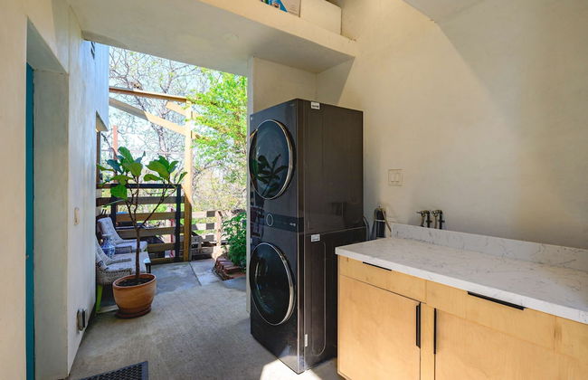 Scenic Retreat With Deck Stunning Views in LA - Foto 8