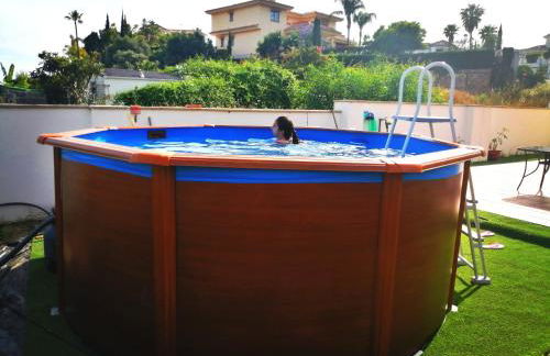 HAPPY HOLIDAYS - Photo 29