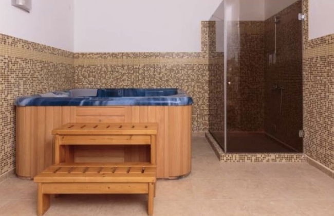 1-bed Modern Sea View Apartment in Aparthotel - Photo 22