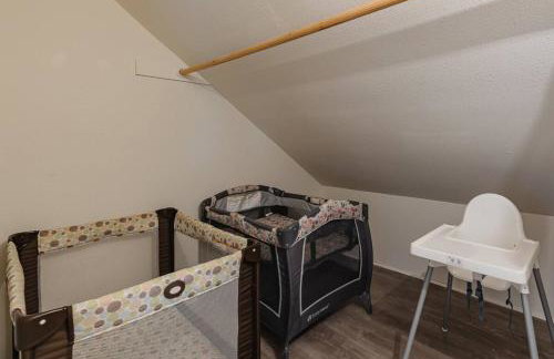 Pool! Games! Dogs! Space! - Foto 7