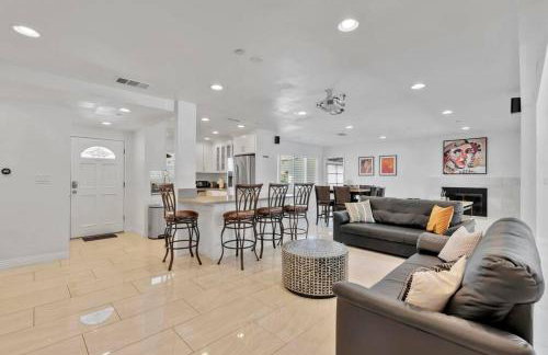 New cheerful villa, Pool, Spa, Mini Golf, Game room, Fire pit next to Disneyland - Foto 39