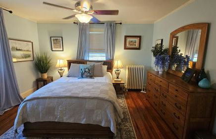 Big New England Family Home; walk to beach, shops - Foto 56