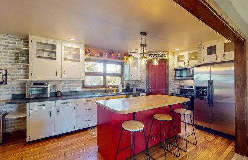 Pioneer Ridge Main House - Photo 2