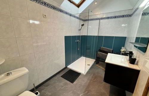 Mini-Loft, terrasse 24m2, Internet Haut-débit, garage privé et place de parking - Foto 2