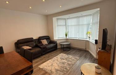3 Bed Semi, Bingley, BD16, Free Parking, Wi-Fi - Foto 1
