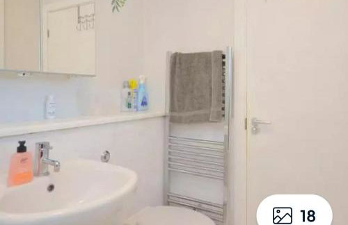 PENTHOUSE APARTMENT - FREE GARAGED Parking - BALCONY - GYM - Foto 8