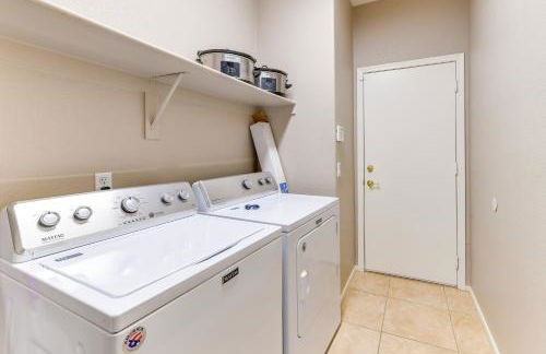 Group Getaway with Pool and Patio in San Tan Valley! - Foto 19