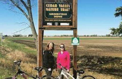 Mid-Century Style And Class In Quiet NE Location - Foto 28