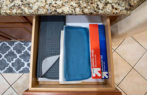 Modern DT Home-King size Bed-Patios-Long Stays-WiFi - Foto 23