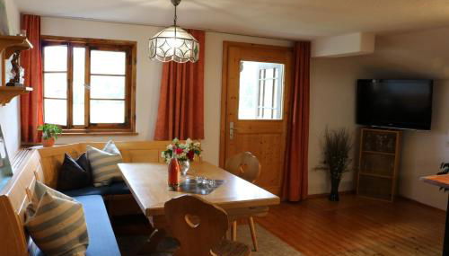 Schneiderhof Ferienwohnung mit Alpenblick - Foto 3