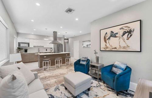 Modern 3 BR Villa Near Beach & FLL - Photo 1