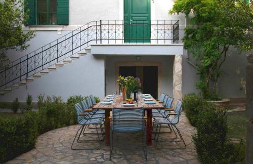 Private luxury Villa del Mar on Solta for up to 10 persons, heated pool, free parking, next to sea! FREE Kajak & Mountainbikes, GREAT living area & privacy! - Foto 11