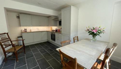 Sheila's Cottage - Photo 5