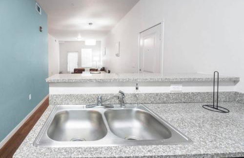 Fully Furnished 2BR Centrally Located with Pool - Photo 5