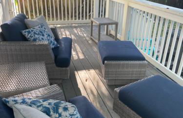 Spacious renovated 4br downtown home w firepit sleeps 8+ - Photo 3