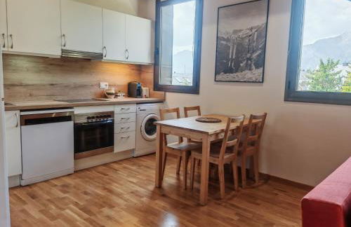 Chimenea y cocina moderna, encanto rústico con confort - Aüt 3 - Foto 19