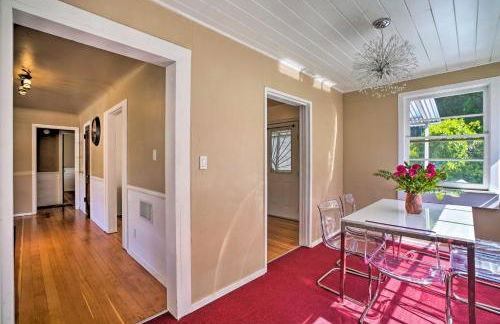 Sun-Dappled Retreat Walk to Restaurants! - Foto 6