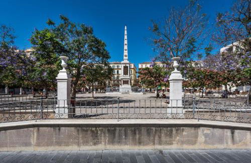 Malaga Centre Apartment with Parking - Photo 32