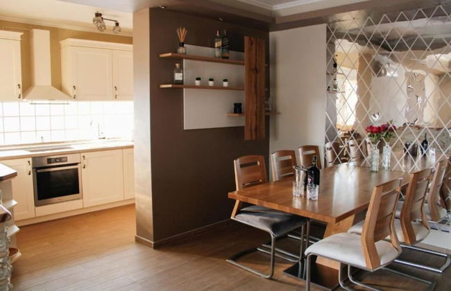 Valentino - With Pool - H - Photo 10