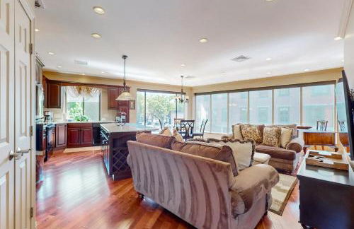 Gloucester Harbor Hideaway - Photo 6