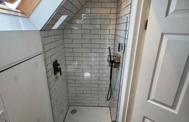 Private Countryside Annexe with Exclusive Wood Burner, Outdoor Hot Shower & Views - Foto 26