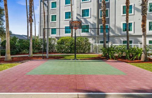 Renovated Condo near Disney Free Shuttle to Parks - Foto 51