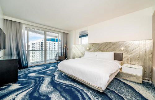 High Floor Luxury 2BR 2BA, Sleeps 6, Resort Access - Horizon by HomeStakes Stays - Foto 68