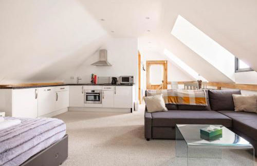 Period Luxury Converted Barn Windsor/Maidenhead - Perfect for family groups - Foto 81