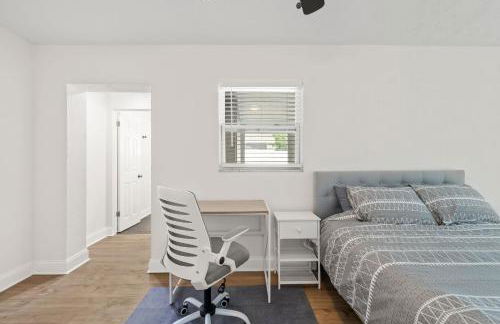 Sunny Palmetto Oasis: 4br Home With Private Pool 4 Bedroom Home by RedAwning - Photo 82