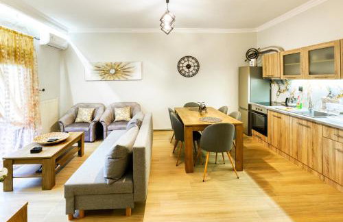 Four lakes luxury suites - Photo 18