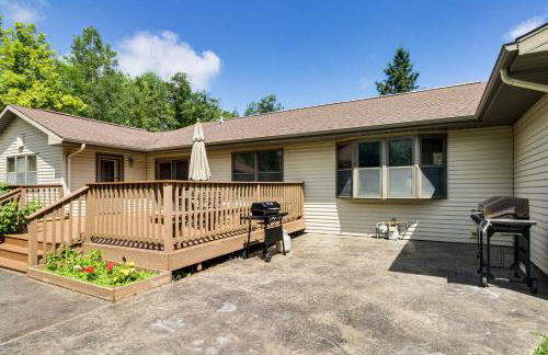 Hot Tub and 2 Recreation Rooms Spacious Onamia Home - Foto 27