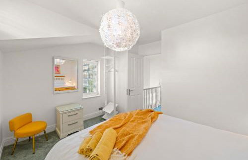 3 Bedroom Mews Home - Clapham Common - Free Private Parking - Sleeps 5 - Newly Refurbished - Sweetpea & Pillow Properties - Foto 30