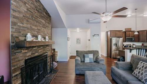 47MF - WiFi - Fireplace - Sleeps 6 - Foto 5