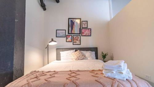 McCormick Place Huge 2BR Cozy Loft Suite with Optional Parking Sleeps 8 Near Soldier Field and Grant Park - Foto 2