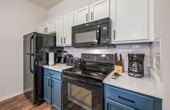 Remodeled Gem - Comfort and Location - Foto 34