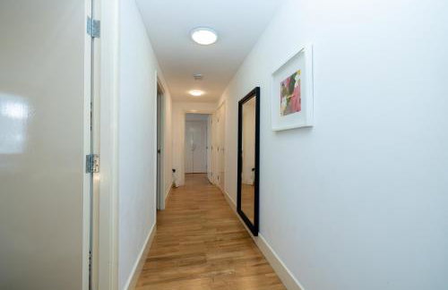 Cosy, modern high rise with views! 2 bedroom - Foto 35