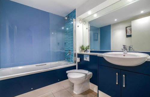 Stunning Thames View 2-Bedroom Apartment 2 Baths & 2 Balconies Sleeps 6 - Foto 15