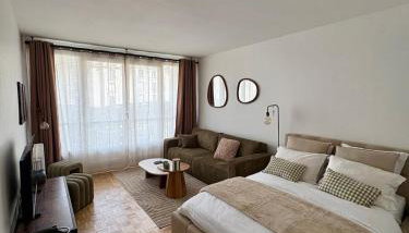 Typical Parisian apartment with balcony, Eiffel Tower - Foto 2