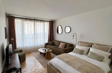 Typical Parisian apartment with balcony, Eiffel Tower - Foto 2