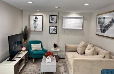 Julie's Cozy 2 Bedroom Basement Apartment - Foto 23