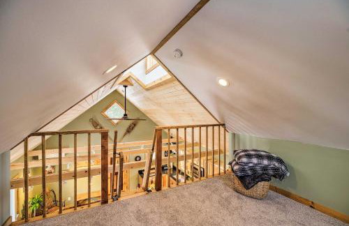 Newly Built Cabin w/ Hot Tub - 16 Mi to Stowe Mtn! - Foto 13