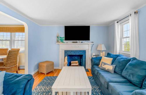 Charming House by the Beach with Patio Grill and FirePit - Foto 20